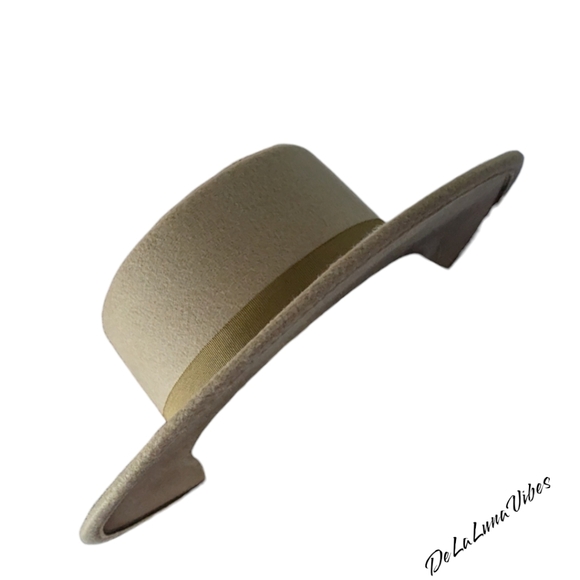 Wide Brim Felt Hat Camel Color with Band. Pre-owned. - Picture 4 of 6